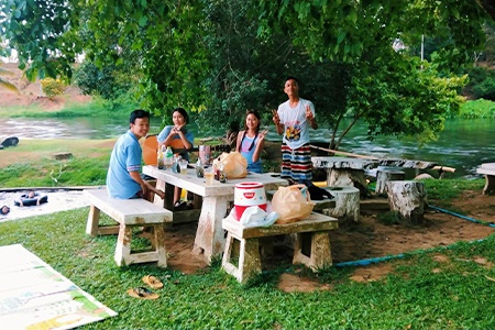 กิจกรรมทำอาหารกับครอบครัวที่ วิมานน้ำรีสอร์ท แก่งกระจาน ติดริมน้ำ