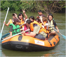 ล่องเรือยาง เรือยาง ล่องเรือ กิจกรรม วิมานน้ำรีสอร์ท รีสอร์ท บ้านพัก ที่พัก ห้องพัก เพชรบุรี